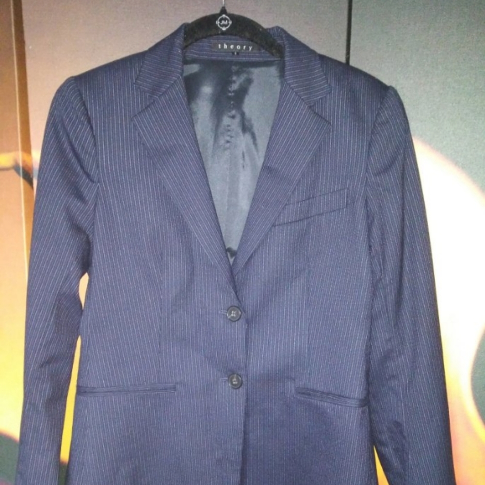 Theory sz 2 pinstripe navy blue blazer